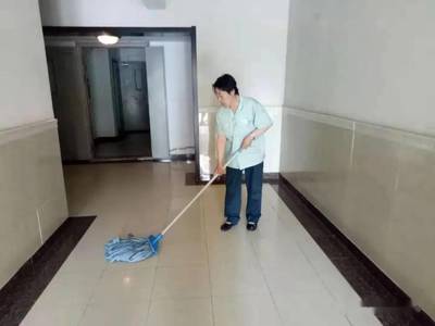 亞泰梧桐公館7月服務品質提升月播報 以汗水洗滌園區，用匠心守護家園——地面清洗紀實